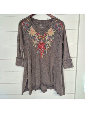 Caite Handmade Tunic Top With Colorful Embroidery Frayed Edges 3/4 Sleeve V-Neck